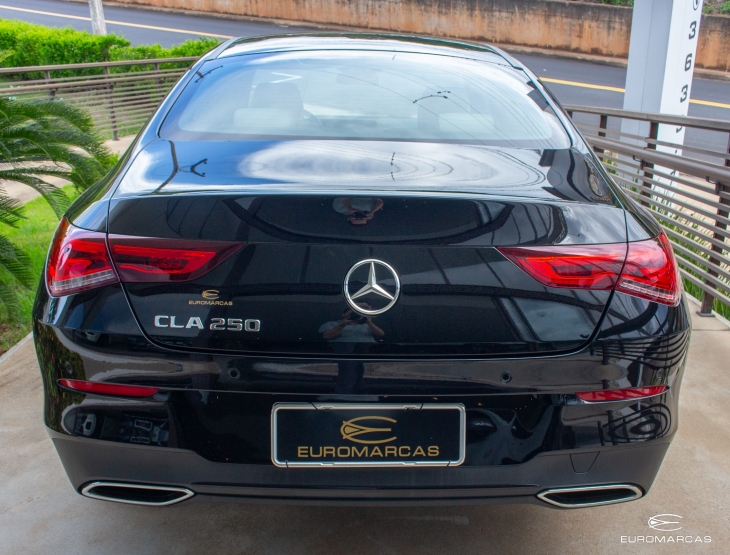 Mercedes Benz CLA 250