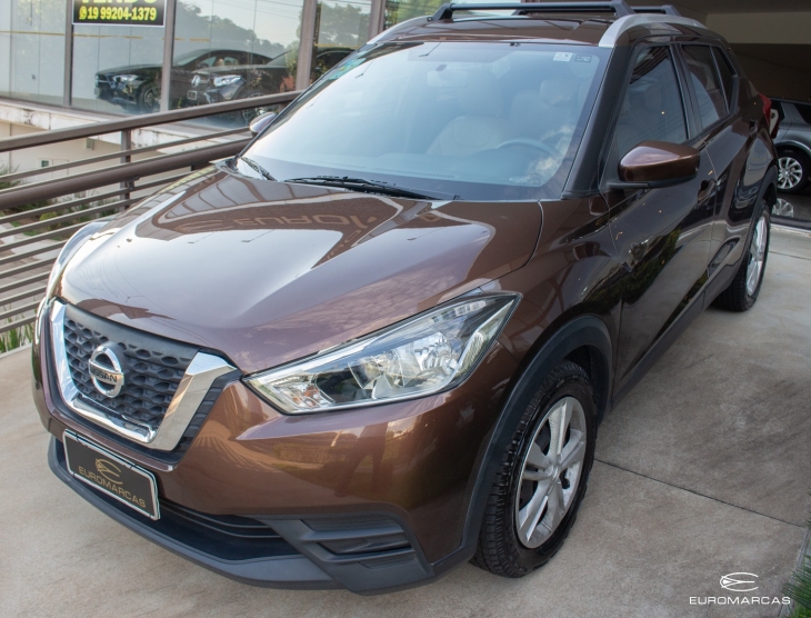 Nissan Kicks S