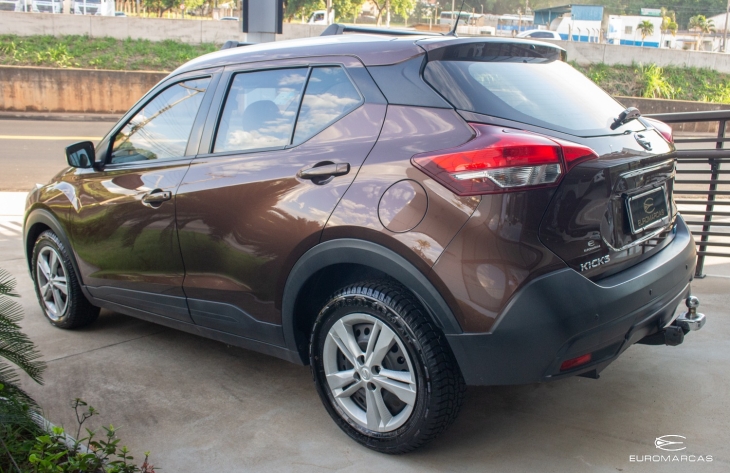 Nissan Kicks S