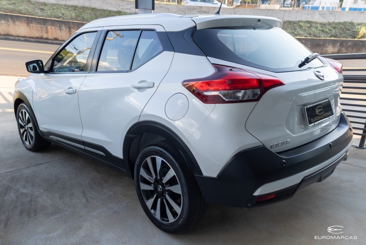 Nissan Kicks SV